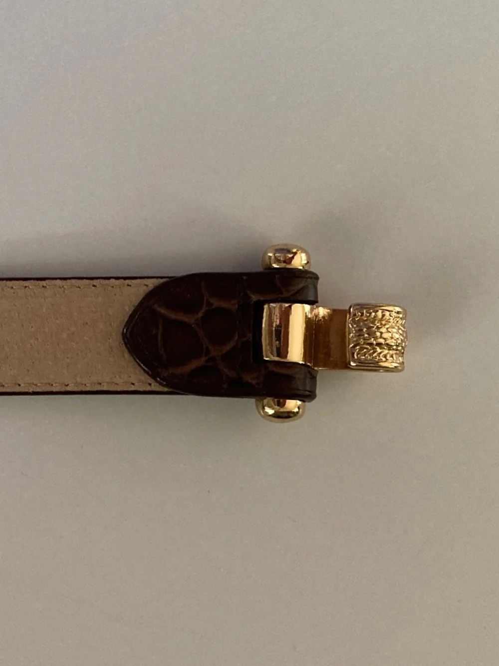 DuJour Brown Croco Embossed Skinny Belt/Gold Tone Oval Buckle/M/L/24-39